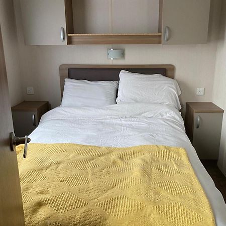 3 Bedroom 2 Bathroom Prestige Caravan Presthaven Sands Talacre Экстерьер фото