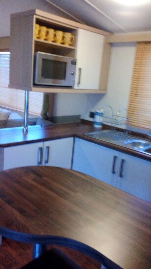 3 Bedroom 2 Bathroom Prestige Caravan Presthaven Sands Talacre Экстерьер фото