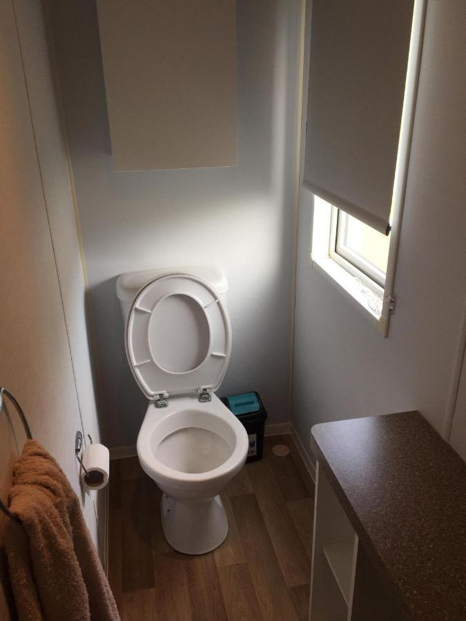 3 Bedroom 2 Bathroom Prestige Caravan Presthaven Sands Talacre Экстерьер фото