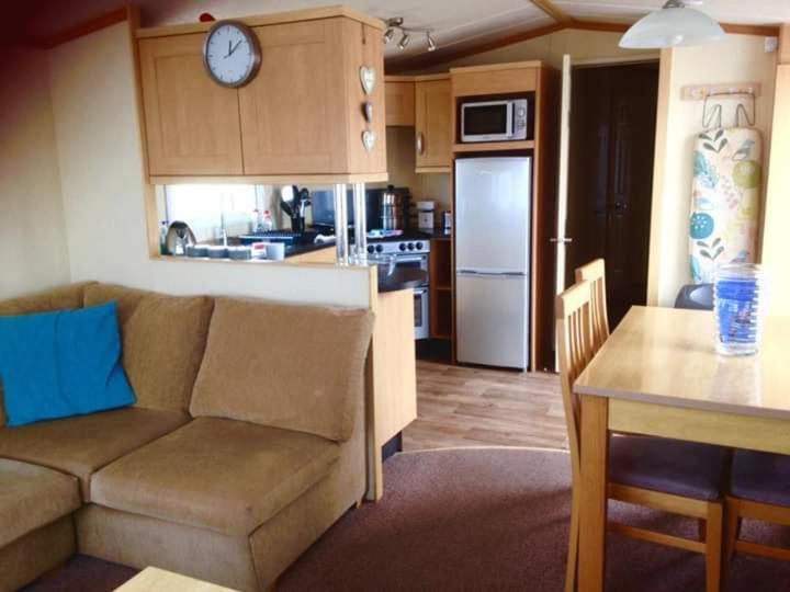 3 Bedroom 2 Bathroom Prestige Caravan Presthaven Sands Talacre Экстерьер фото