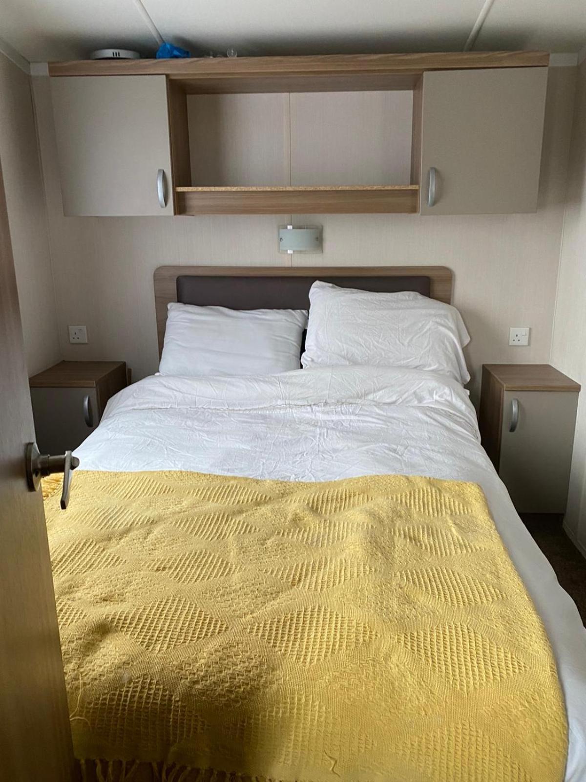 3 Bedroom 2 Bathroom Prestige Caravan Presthaven Sands Talacre Экстерьер фото